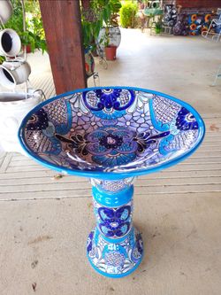 Tall Teal Talavera Birdbath. Clay Pots, Planters. Pottery $115 cada una.