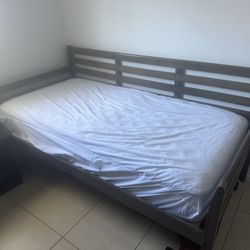 Twin Wooden Day Bed Frame And Mattress 