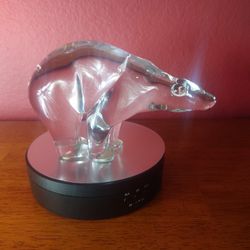 Baccarat Pompon Polar Bear sculpture, a renowned piece of crystal art from the French manufacturer Baccarat. 