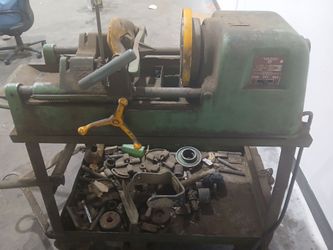 Toledo pipe threading machine