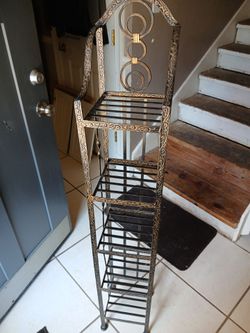 Metal decorative shelf unit