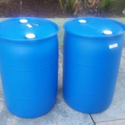 55 Gallon Plastic Drums Close Top $20 Each
