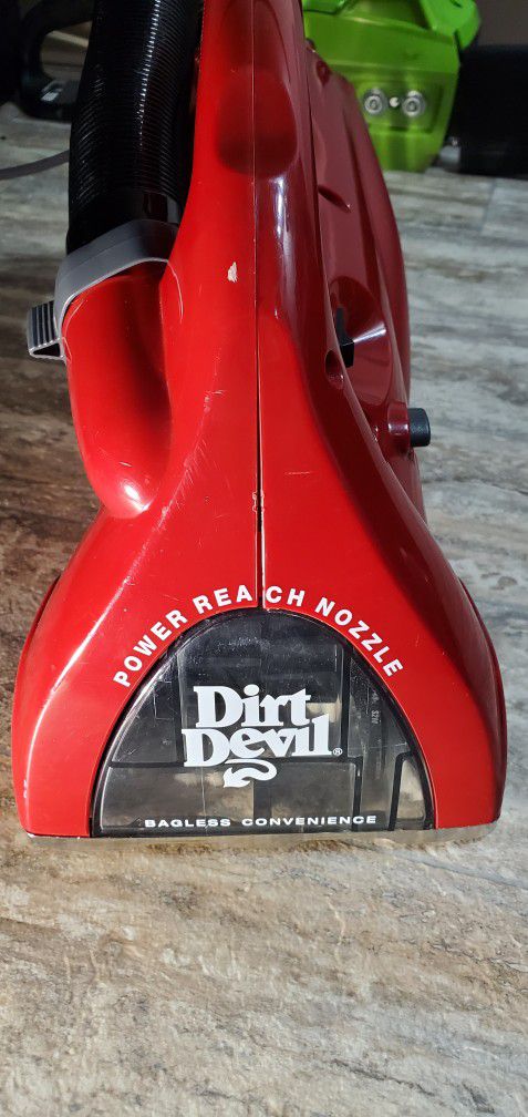 Dirt Devil Power Reach Handheld Brush Vac W\HEPA filter