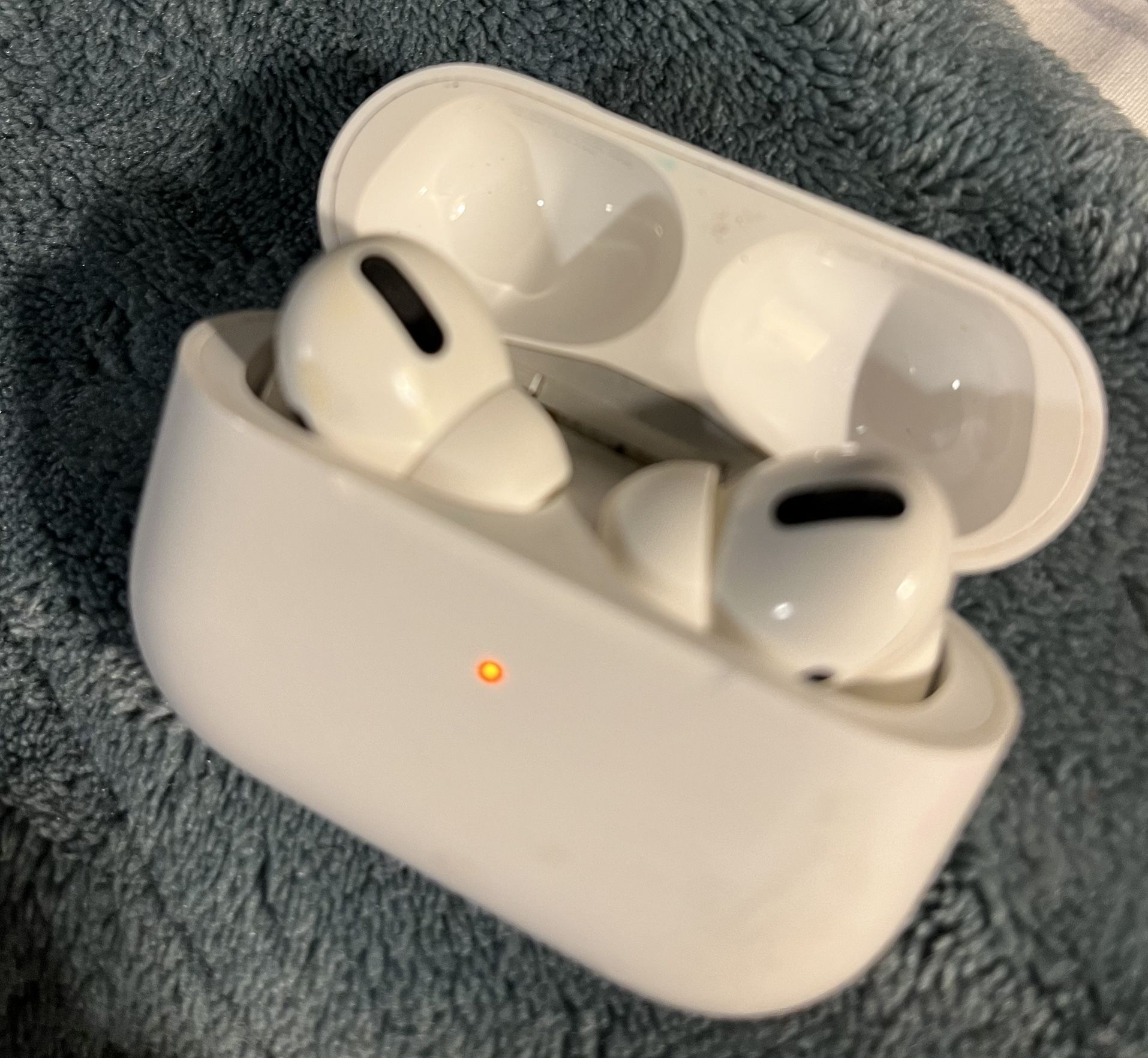 AirPods Pro (lightning)