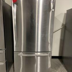 LG Refrigerator Never Used .Up to 50%off. $0 Down payment.Take home today!$899