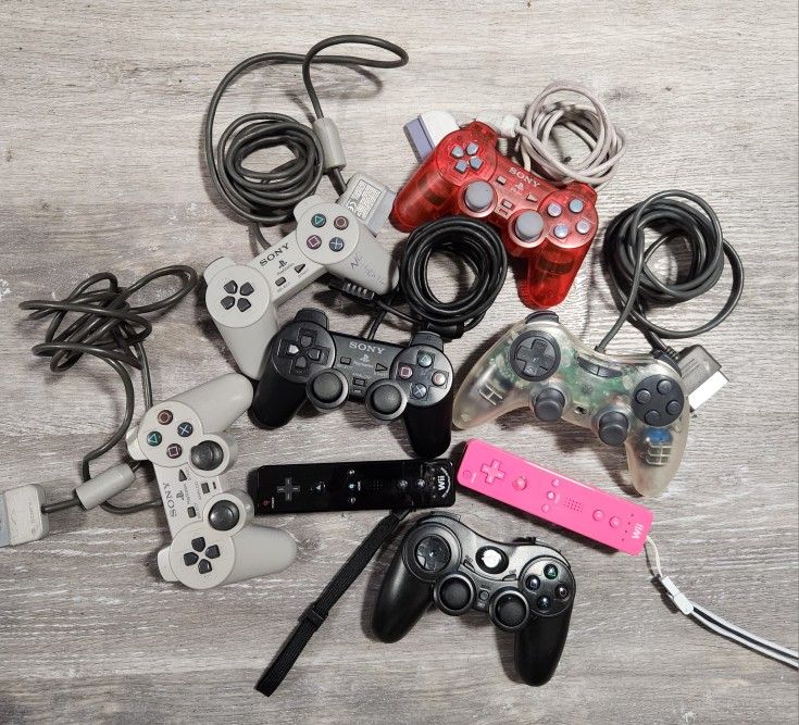 Playstation Nintendo Controllers For Parts Or Repair 