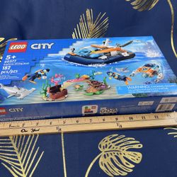 New lego city explorer diving boat 60377 - 182 Pieces