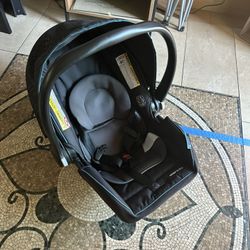 Graco SnugRide 35Lx Infant Car Seat & Graco Stroller 