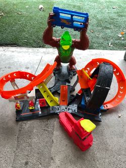 Hot Wheels Toxic Gorilla Slam