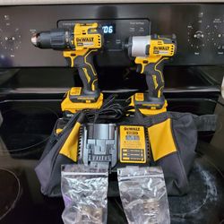 Dewalt 2 Tool Combo Kit With 2AH, 4AH Batteries, Bag And Charger Brand New Hablo Español 