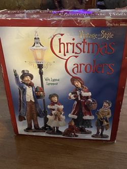Costco Vintage Xmas Caroler Family With Lighted Lamp Post 6 Figures