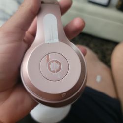 Rose gold beats solo 3
