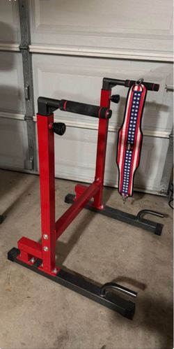 Dip bar with belt