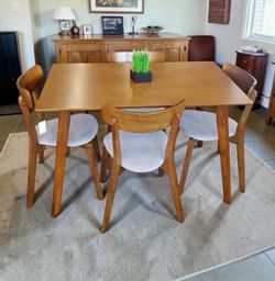 New Mid Century Modern 5-Piece Dining Set
