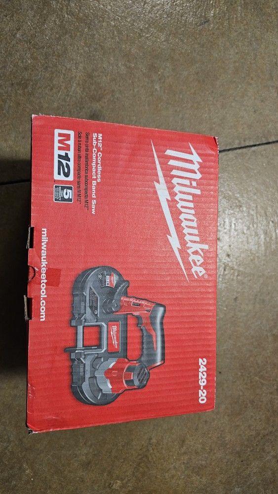 M12 Milwaukee Band Saw