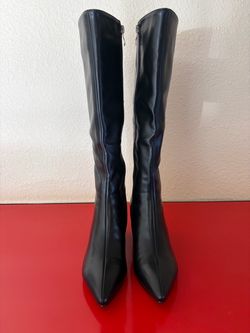 Wet Kiss size 7 knee high boots new
