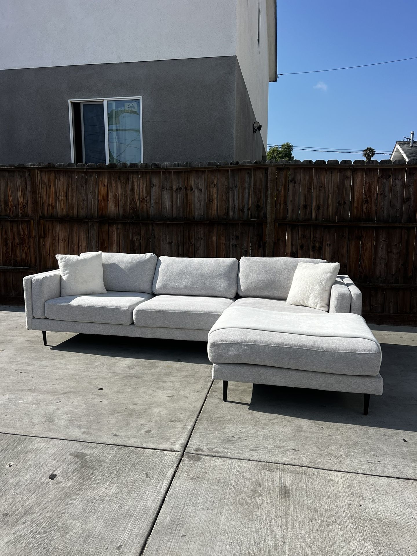 Light Grey/White Aries Sofa Sectional
