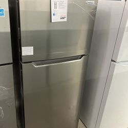 FRIGIDAIRE FFHT1822UV Stainless Steel 17.6 Cu. Ft. Top Freezer Refrigerator