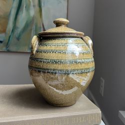 Handcrafted Detailed Ginger Jar ( firm on price )