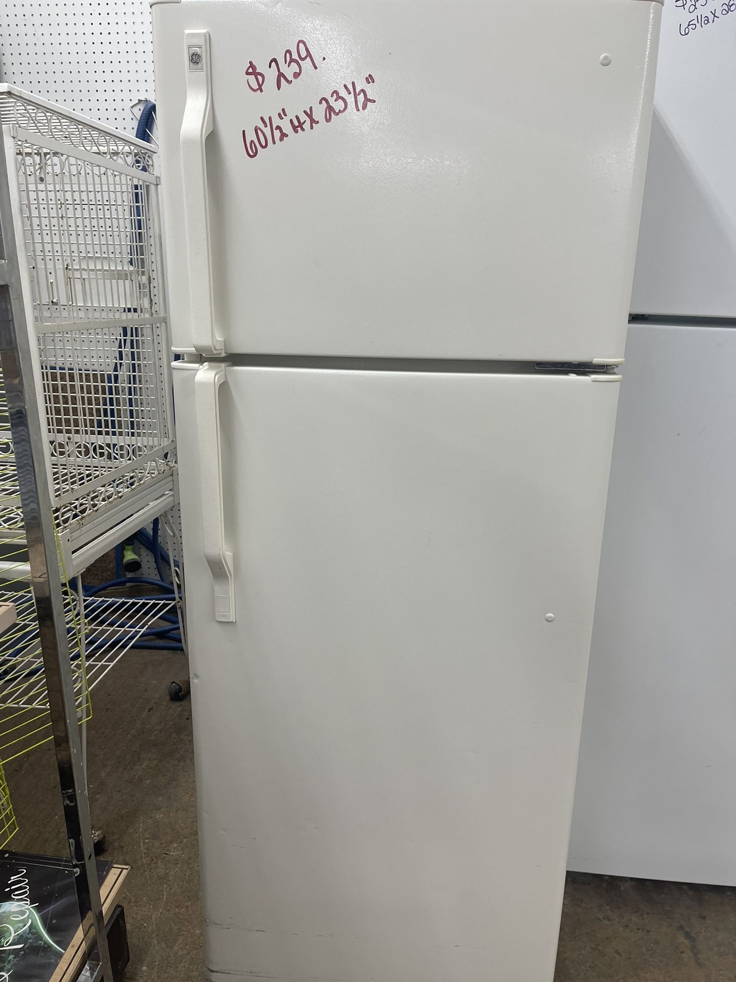 GE Beautiful Small 11.9 CF Refrigerator! Perfect for Apartment, Office, Garage, Basement! 30-Day Warranty! Same Day Delivery Available!