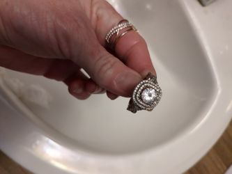 ***WOMEN'S RING***