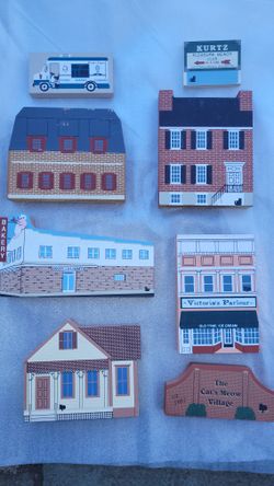 The Cat's Meow Wooden Decorative Houses.
