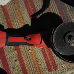 Milwaukee lAngle Grinder