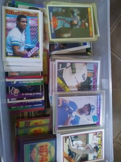 Over 2000 old baseball cards cluding,rookie cards,all-star cards,puzzle cards, and others