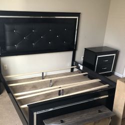 Black Bed Set With Dresser And Nightstand 
