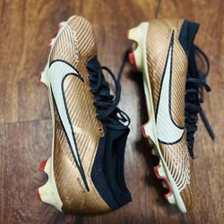 Nike Mercurial Soccer Boots Youth Size 7