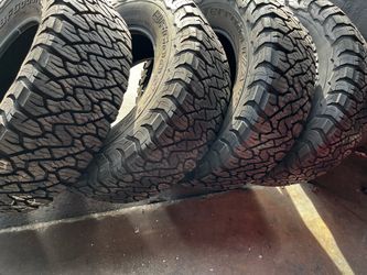 4 SEMI NEW LT 28570R17 BFGoodrich KO 3 All Terrain tire for $540 installed and balance. 285/70/17 285/70/R17 285 70 R 17 285 70 17 28570R17 Tread l
