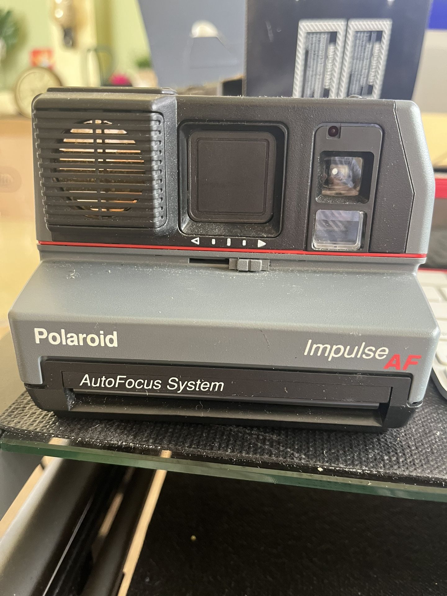 Polaroid impulse AF auto focus system