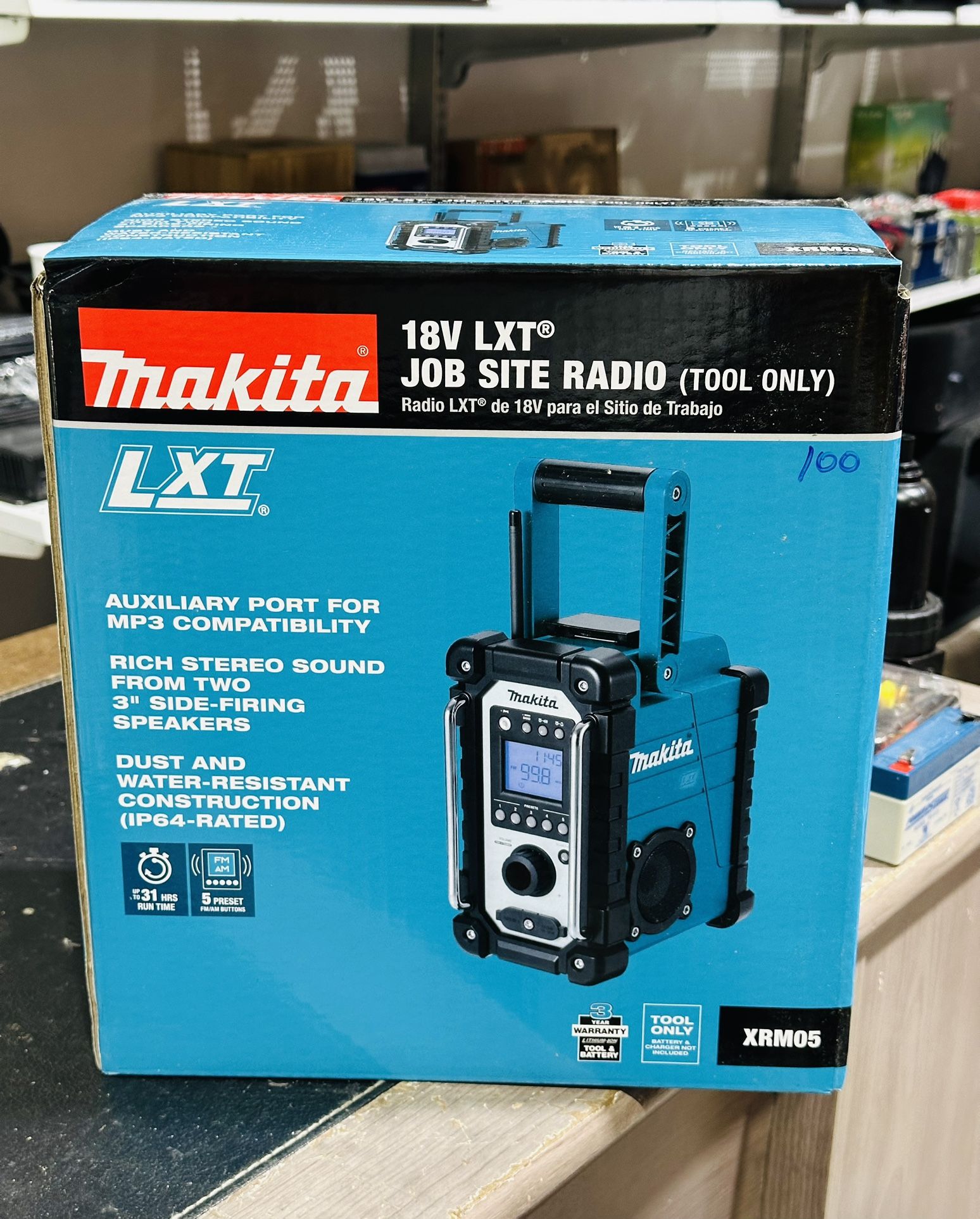 Makita 18V LXT Lithium-Ion Cordless Job Site Radio (Tool-Only)