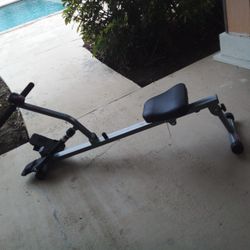 EXERCISE MACHINE FOR SALE. LIKE NEW! ALWAYS BEING INSIDE THE HOUSE