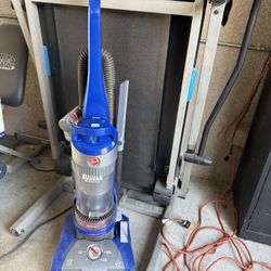 VACUUM HOOVER ( CORD REWIND ) GOOD CONDITION WORKS PERFECT 