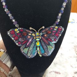 BEAUTIFUL BUTTERFLY NECKLACE ON CRYSTAL STRAND