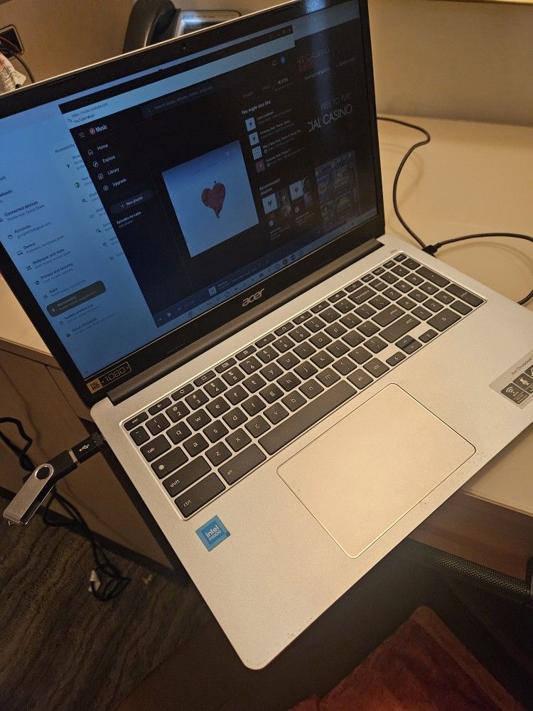 Acer Chromebook Like New.200