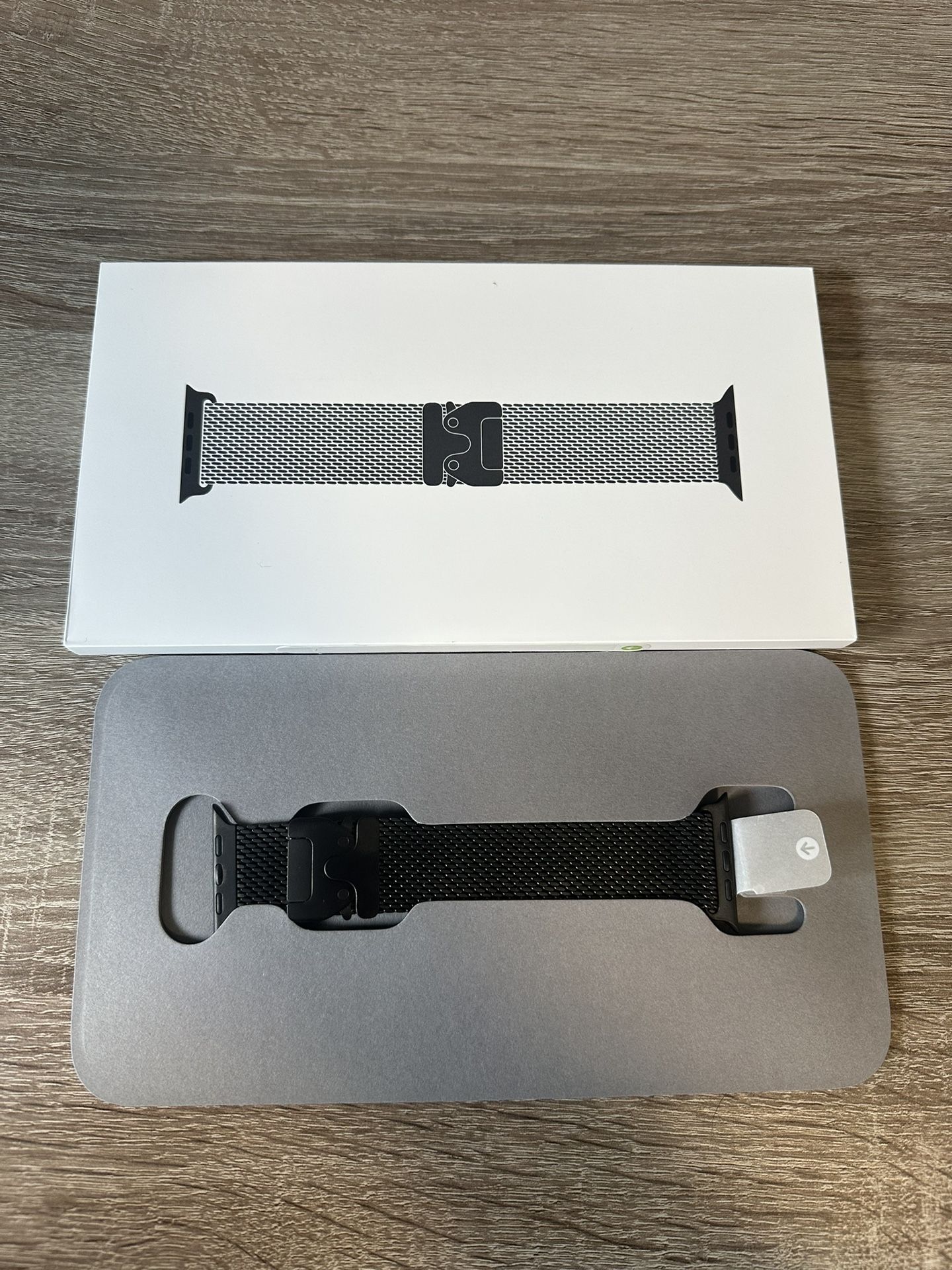 Apple Watch Black Titanium Milanese Loop Medium