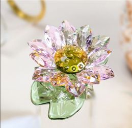 Linda flor hecha de vidrio