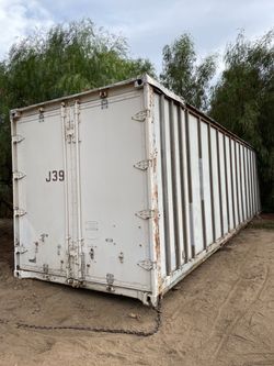 Shipping/cargo container