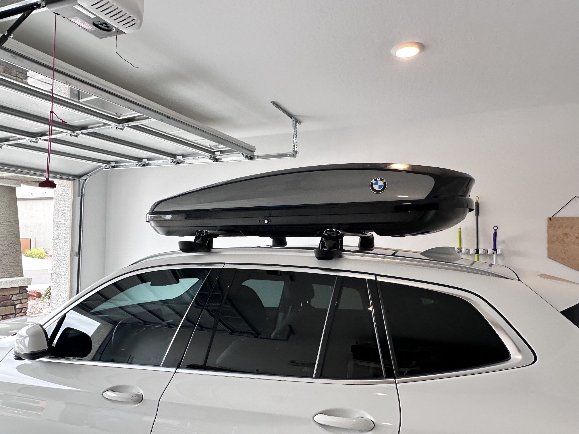 Bmw 520 best sale roof box