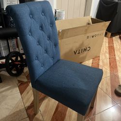 2 Dining room Chairs 