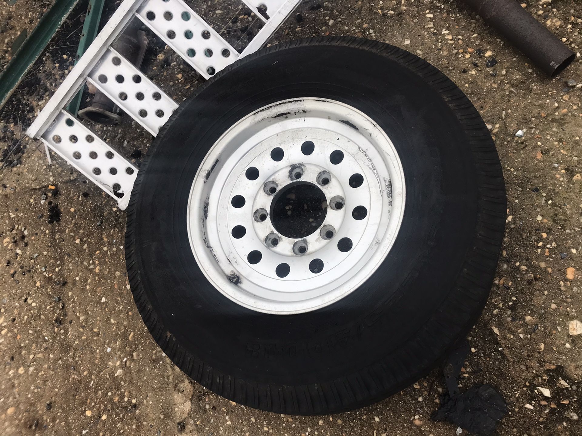 Set of 4 trailer wheels