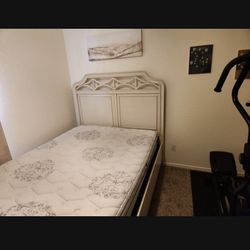  queen size mattress with bedframe 