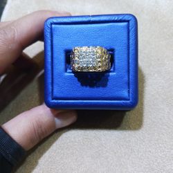14k Gold Nugget Ring W/Diamond 