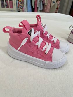 Girl Converse