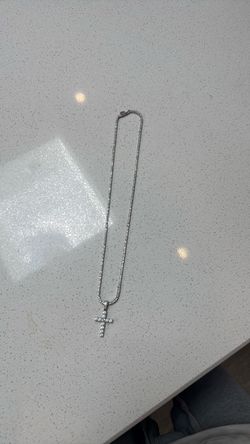 GLD Chain + Cross Pendant Set