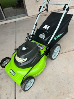 Electric lawnmower.