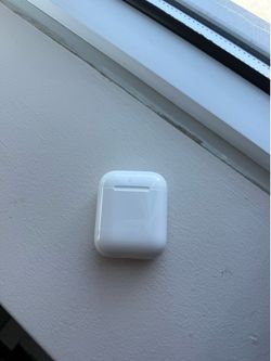Airpods 2nd generation with charging case
