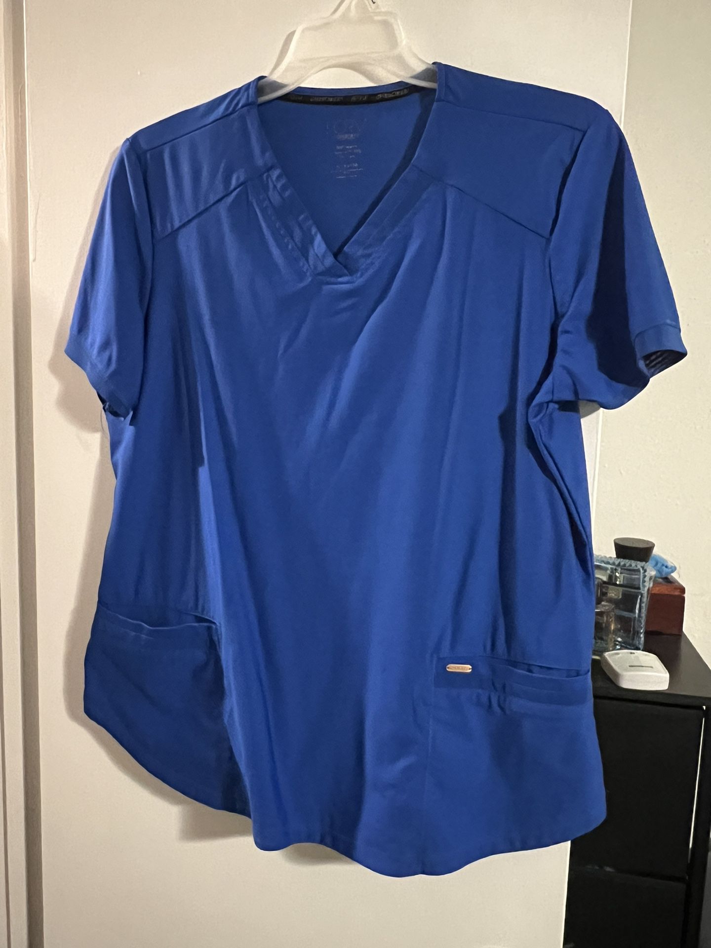 XL Royal Blue Scrubs for Sale in San Antonio, TX - OfferUp